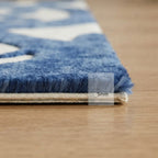 Tapis bleu abstrait